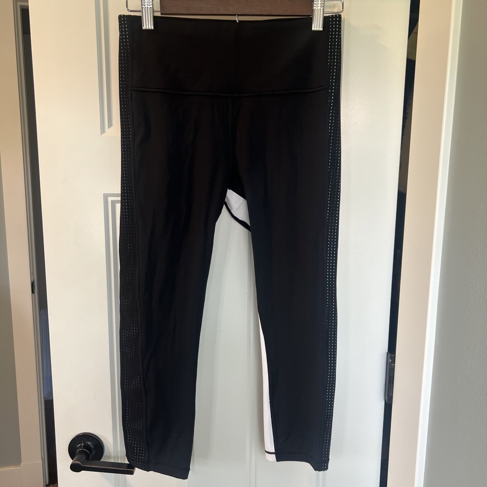 Athleta Women's Size Small‎ Black Hiit It Mesh Capri Leggings Activewear Crop